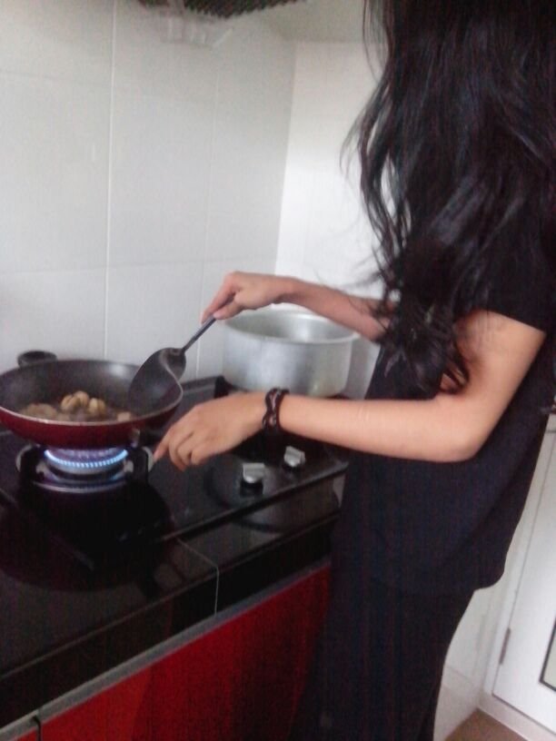 i'm a stalker addicted person. so beware and calm ur tits guys.. #teamgentelputing