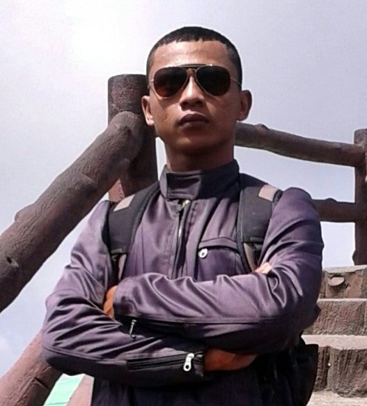 jadilah orang yg jujur dan jangan membohongi diri anda sendiri karena kejujuran akan selamanya membawa kebaikan, akan tetapi kebohongan akan membawa Keburukan.