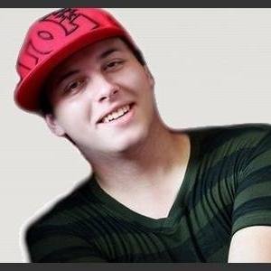 Artista, Compositor e Multi-instrumentista Curitibano.