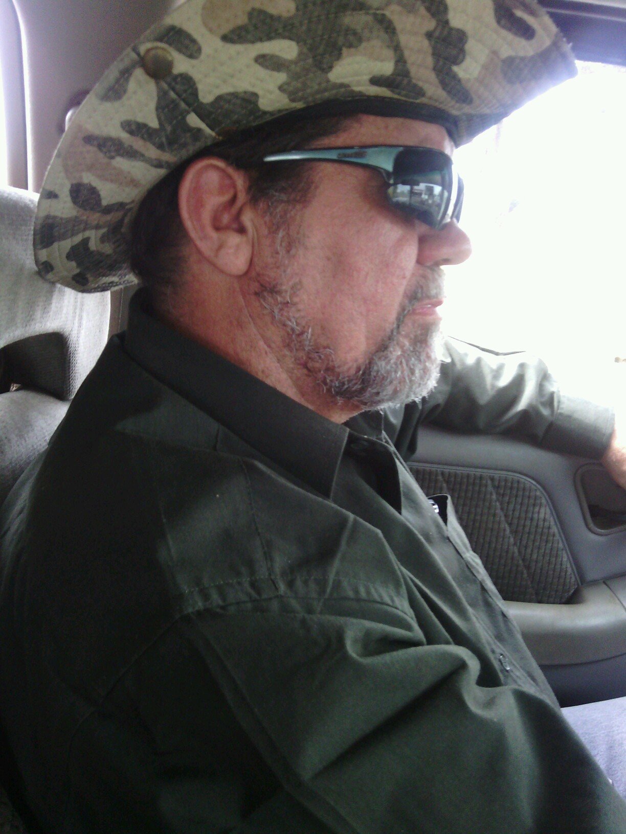A14 años asume la lucha revolucionaria en clandestina miembro del secretariado comando la utc oficial de la guerrilla montañas de anzoategui 4 de octubre d 1982