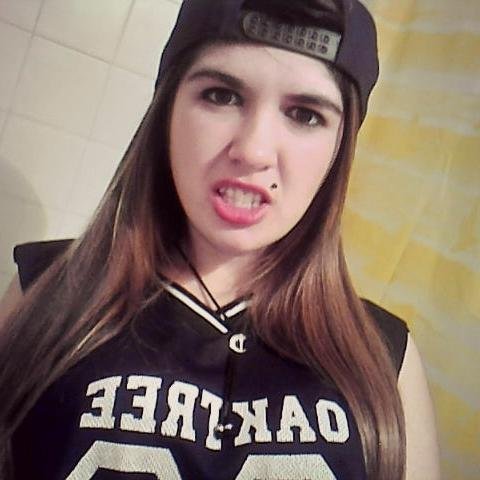 Daii me ama v De ella y de nadie mas :3