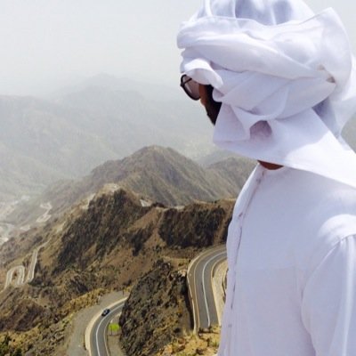 عندمآ آتوفى ،،، ! سيبگي من يحبني ،، وسيضحگ من يگرهني ،، لآ آدري گم مره آخطأت بحق شخص ،، بربگم من يحمل علي شئ في قلبه فليسآمحني :-)