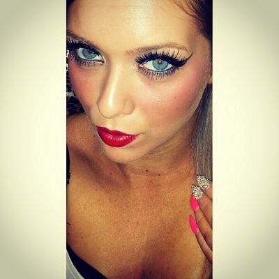 ♡♚♡ Cosmetologist. Certified Eyelash Extension Technician. Head 2 Toes Salon & Spa 602 W Union Hills Dr Phoenix Az 85027♡♚♡