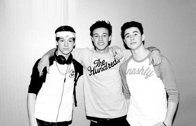 Nash, Cameron and Taylor are my baes. Magcon/26MGMT are my life.