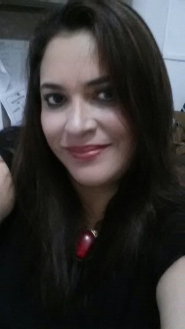 Madre de 3 jovenes, gerente de Supermercado del Rey, defensora de la justicia y libertad, anti martinelli.