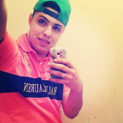 Você é o espelho, que reflete a imagem do senhor, não chore se o mundo ainda não notou, ja é o bastante Deus reconhecer o seu valor 3