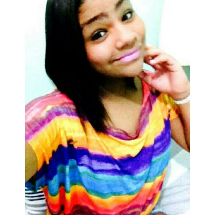 Fl4viaSantana's profile picture. Ela é de fase, toda bipolar. Cheia de marra, durona por fora e coração mole por dentro. Toda inocente, toda estressada e toda apaixonada.