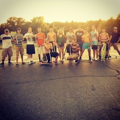 Neosho. We protect these streets & shred 4 justice. Razor affiliated. Follow for live updates on where & when to scoot.