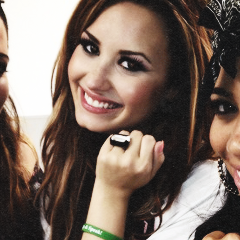 demi lovato gives me chest pains.