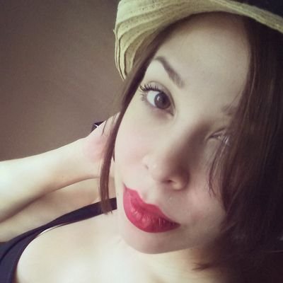 25- Soon to be, first time mommy- Coffee, Music, Food, Fashion, Art. Good things happen to those that hustle-Anais Nin