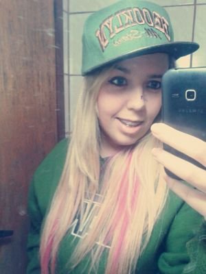 Fransteyer's profile picture. A alma guarda oque a mente tanta esquecer ✞