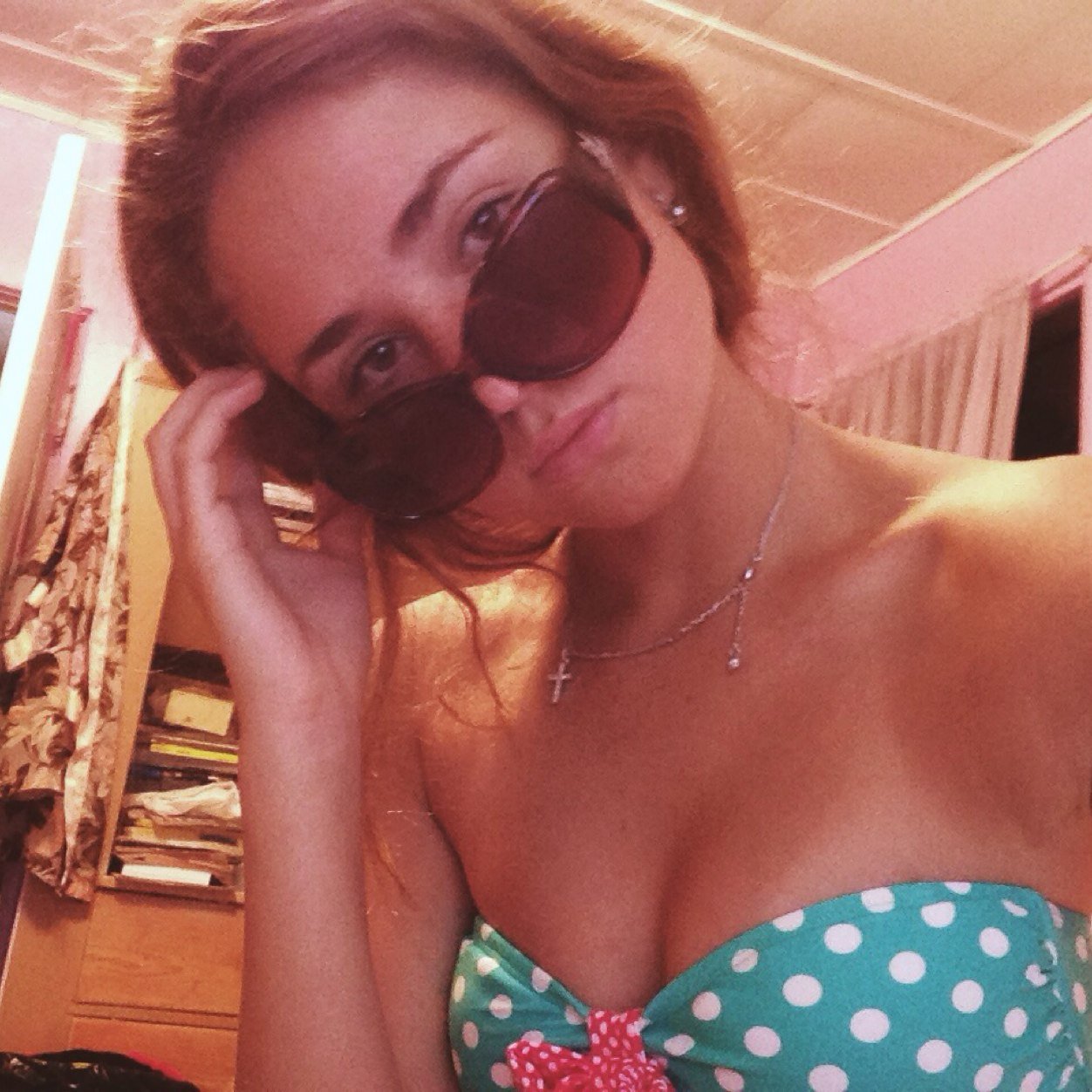 Female|Belieber|NyRangersFan|TumblrIsLife|HouseMusic|