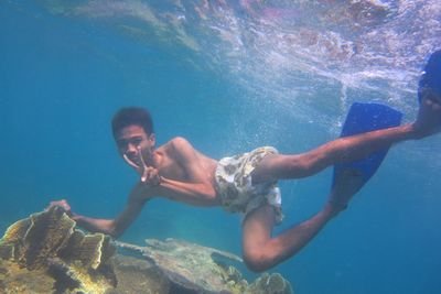 hidup kita harus di syukuri apa adanya.