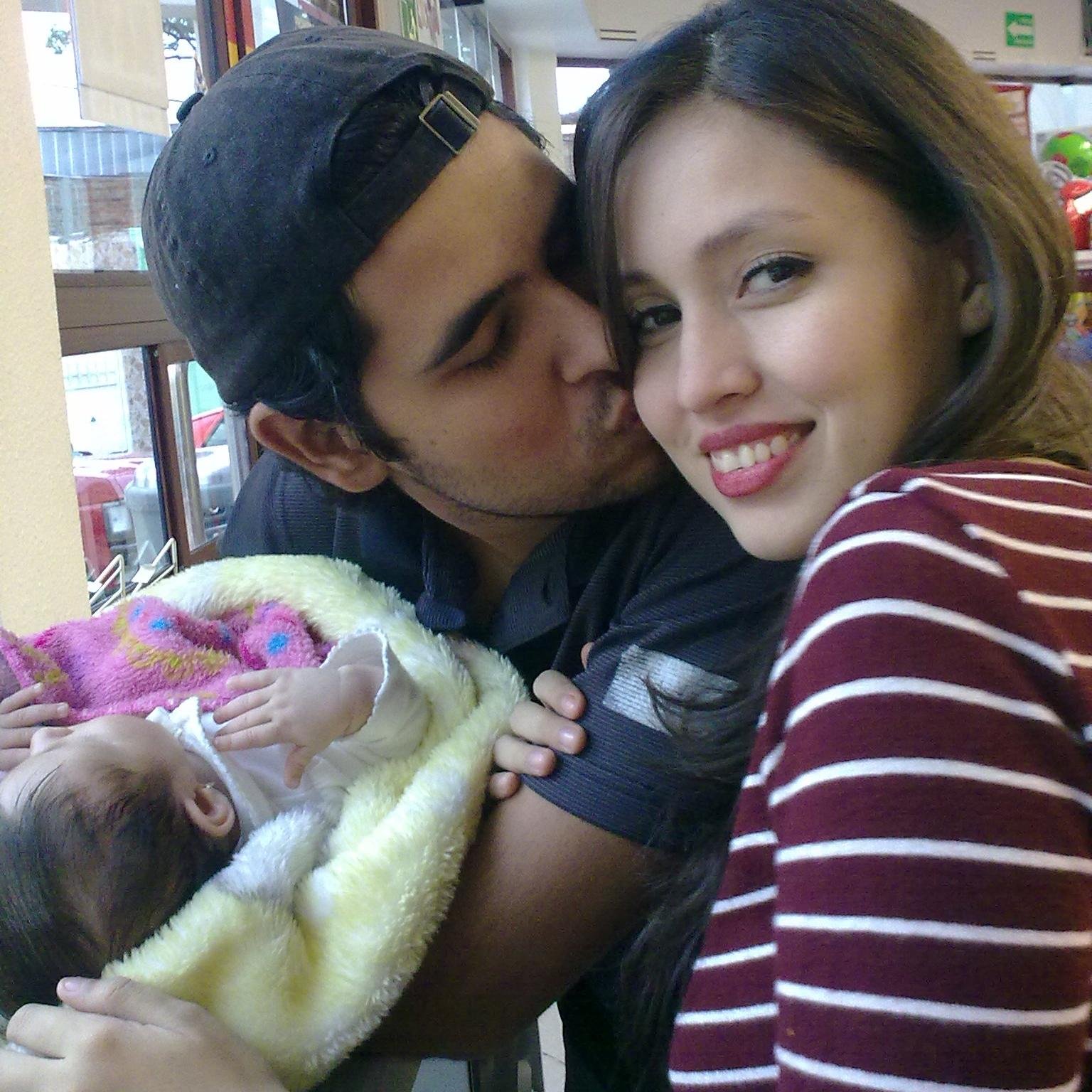 DanyRu11's profile picture. Don't lose yourself trying to hold on to someone who's not afraid of losing you❤