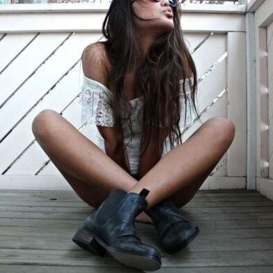 Im that girl that every one can relate to... Especially girls.