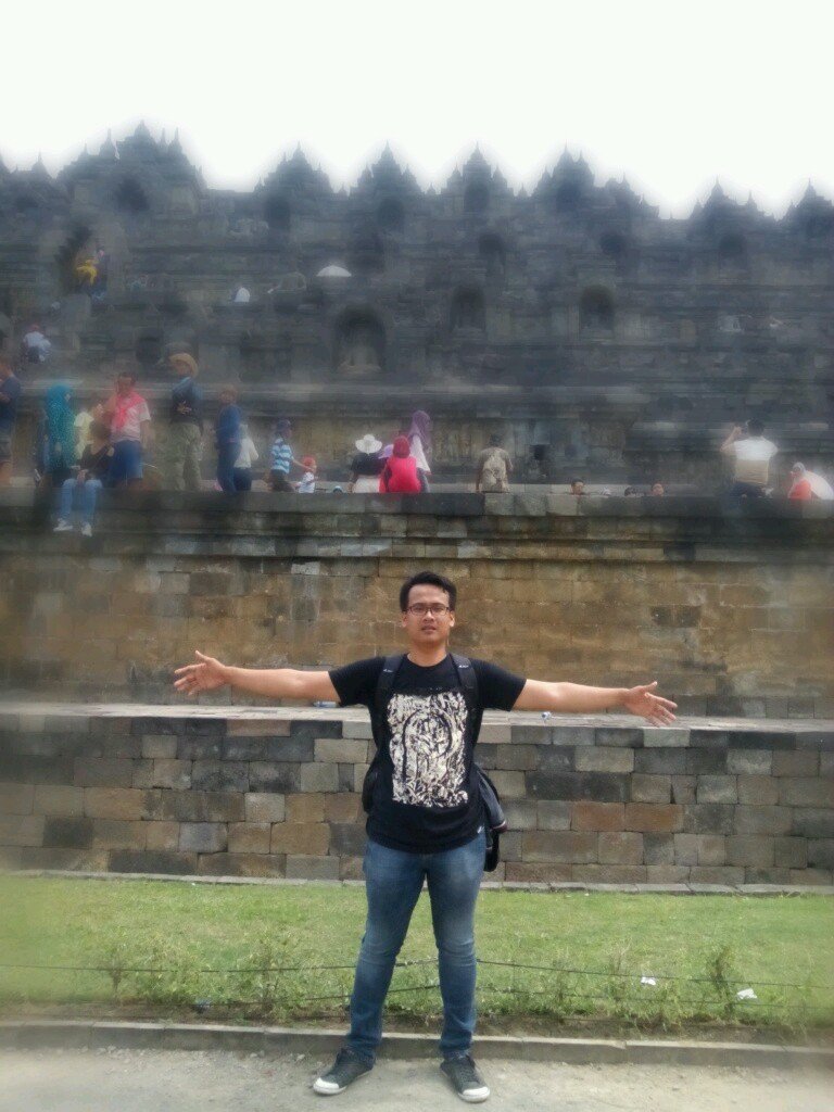 Rhusghi's profile picture. RM.BAKSO LEVOS KEMARAYA KENDARI SULAWESI TENGGARA