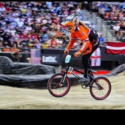 michellex001's profile picture. 