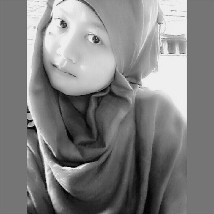 Forever young ♥ I am ordinary girl but i'm special ☺ i like photography ♥ UNSADA Ekonomi Management'13 :)