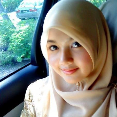 Senyuman merupakan hal kecil yang dapat membuat hidup ini menjadi lebih mudah