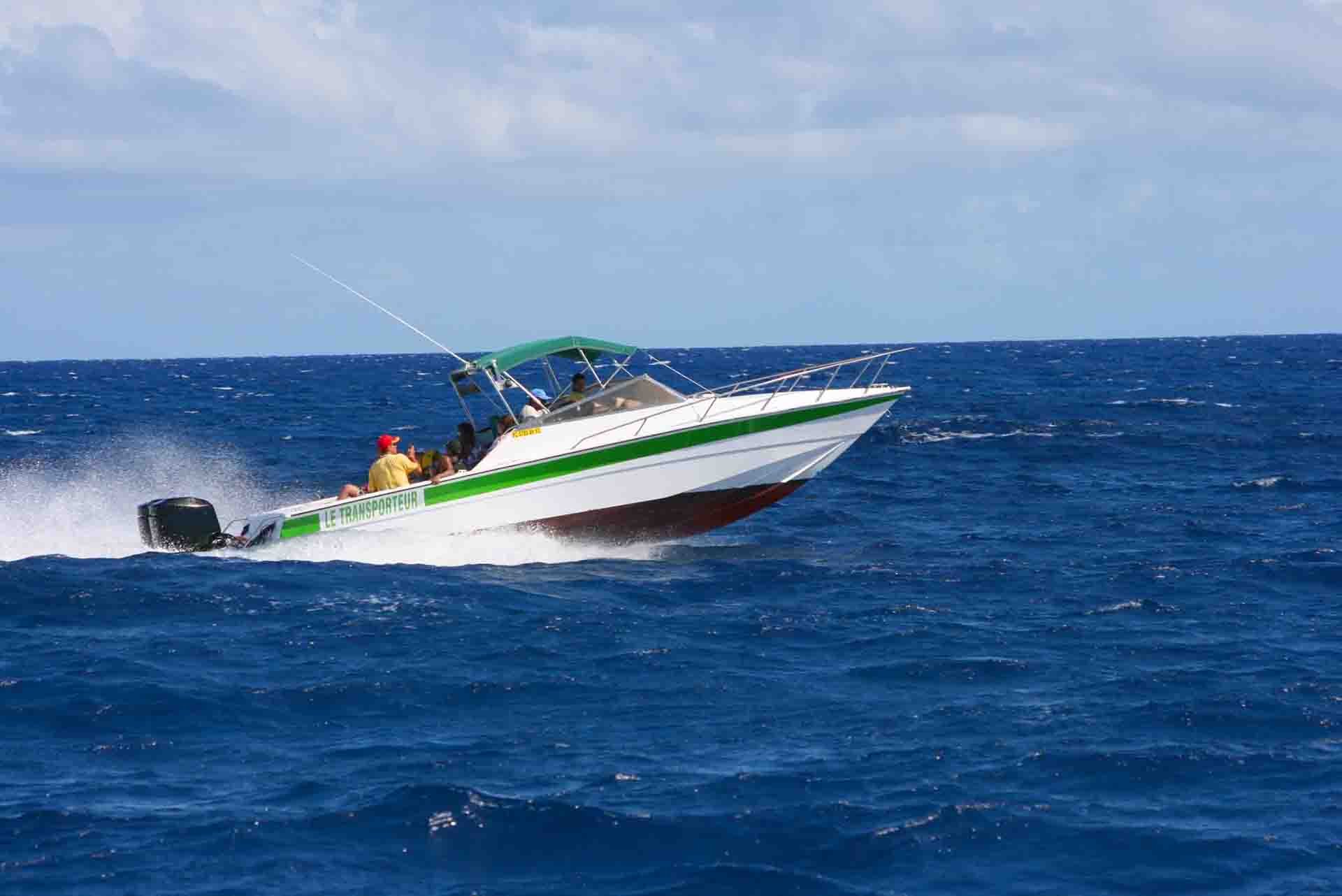 trip on speedboat
