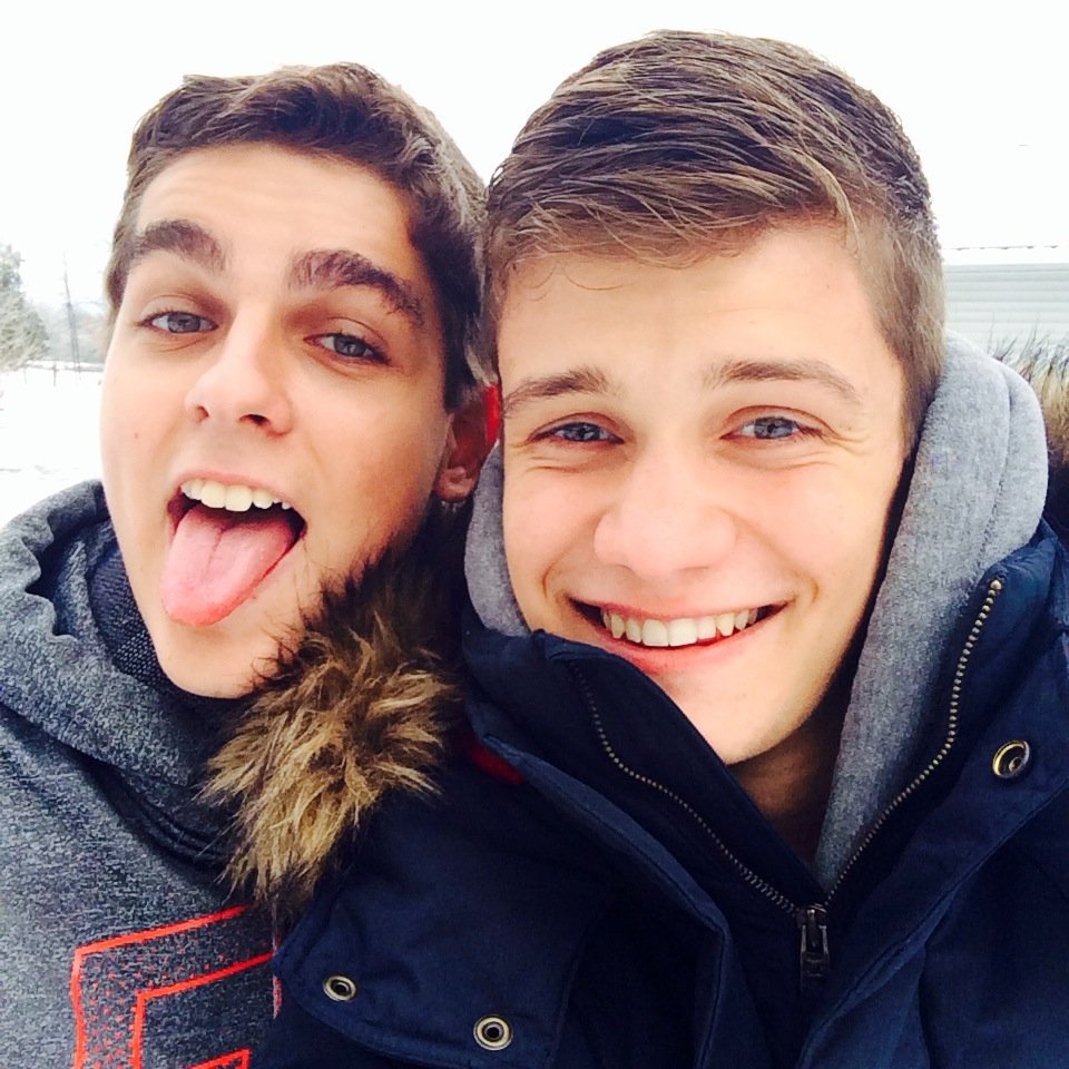 max_summer98's profile picture. 