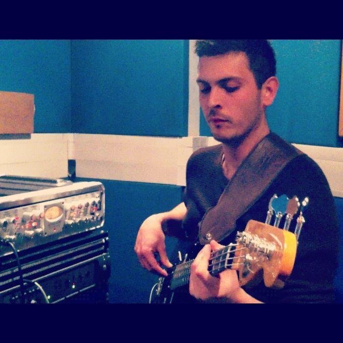 Bass player/producer @Harmonmusic