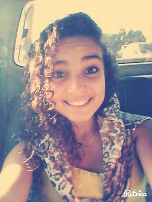 Ela é assim, toda na dela, na hora certa, ela se entrega 