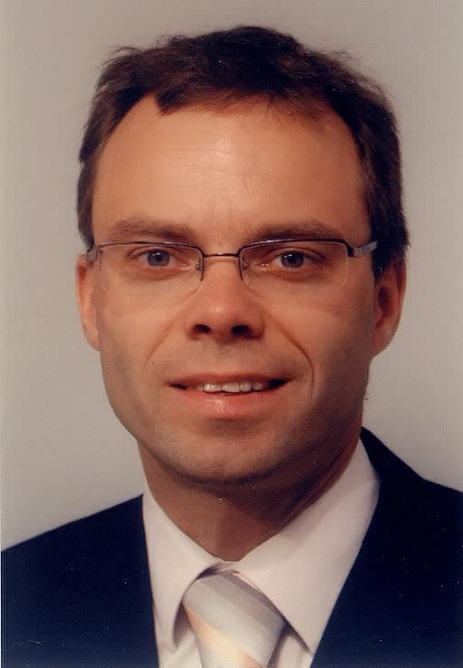 Pricing expert started to get interesting in pricing topics around 2000 and since then working in different sales and pricing roles.