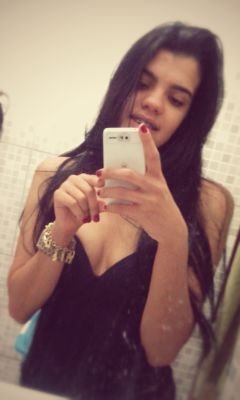 Uma coisa que eu aprendi na vida: Deus não te tira as coisas, Ele te livra delas.