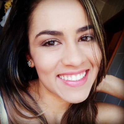 Não sou nada, sou apenas um instrumento, um pequeno lápis nas mãos do Senhor...(Madre Tereza)