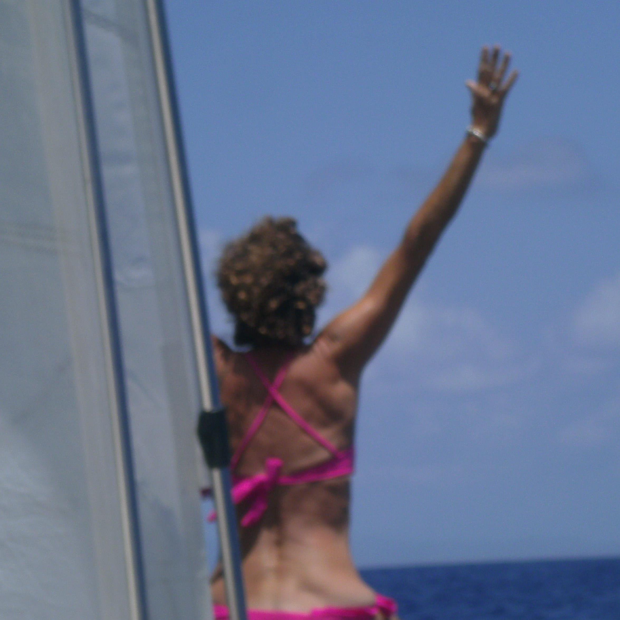 I live on a sailboat in the Caribbean. I'm studying for my BS in Tech Management from DeVry. I SCUBA, Snorkel, Paddleboard Yoga & make jewelry. I love my LIFE!