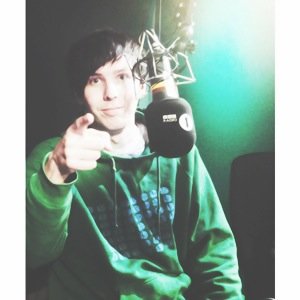 i gave you a free follow please go follow @phantasticnouis and i will love you forever