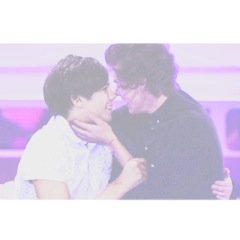 ∞ Posting larry gifs ∞