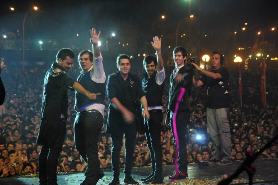 todos juntos unidos por la misma pasion, tan bionica por siempre en el alma del piberio bionico♥