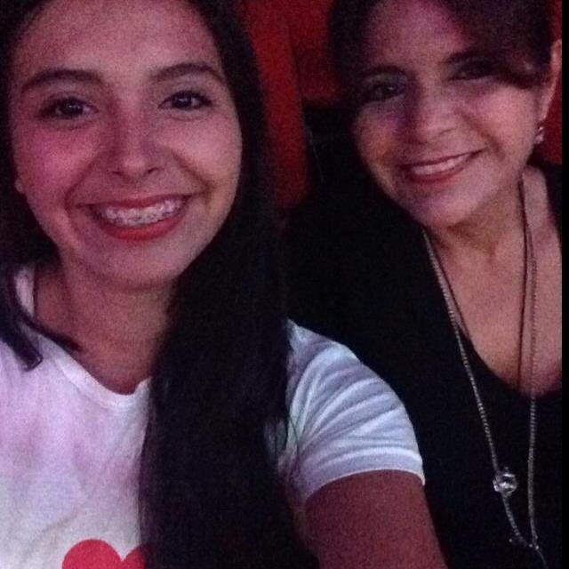 No te compares con nadie, simplemente eres tu y eso nadie lo puede superar :)