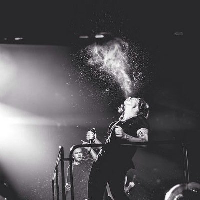 FOLLOW @skullhxrry SHE GAVE YOU A FREE FOLLOW AND WOULD BE HAPPY IF YOU FOLLOWED HER THANKS :)