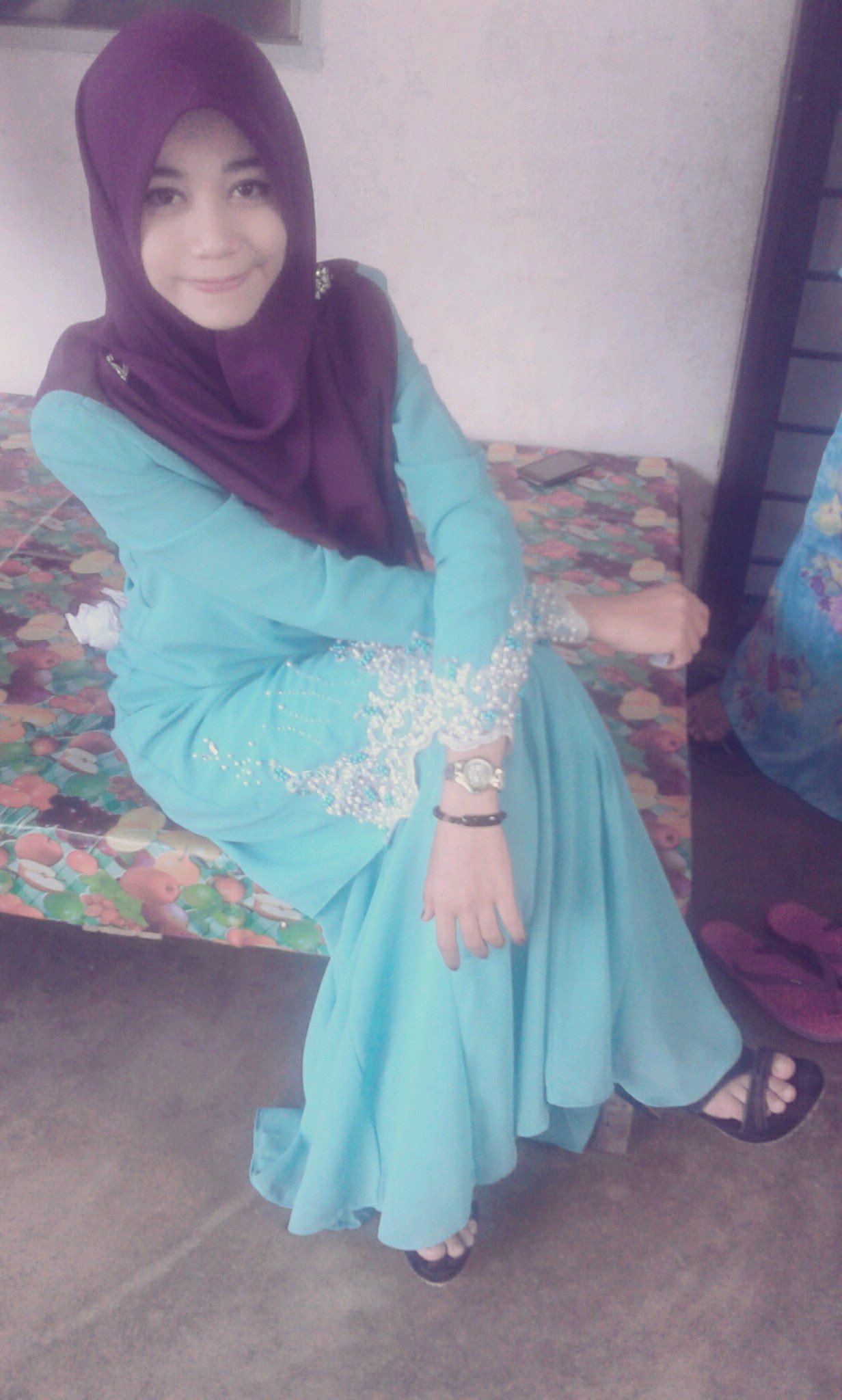 follow me back .  wchat: nadya_kedri