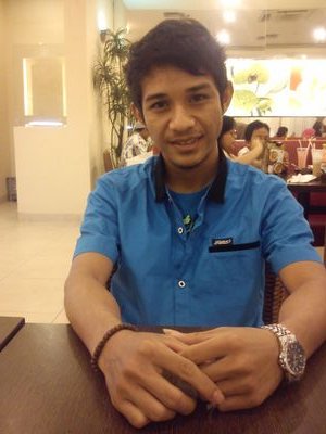 The Melodict | Six Strings @DeTwizt Band | Always having fun and enjoy in my life | Just loving in one heart @Laili_Abdillah | http://t.co/11I7aDJOEH
