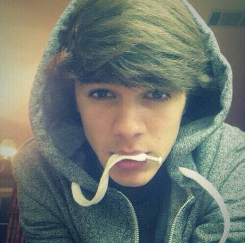 I'm 16 my best friend is  @Davies_chanel and I love art and singing