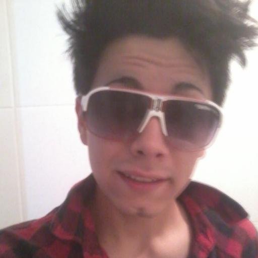 tenho 16 anos, danço FreeStep ,  que sabe mais segue ae 
Meu Canal: http://t.co/jFsFgBWKjx