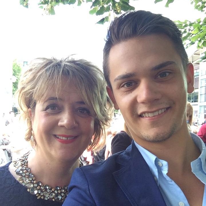 jonnyaskham's profile picture. 