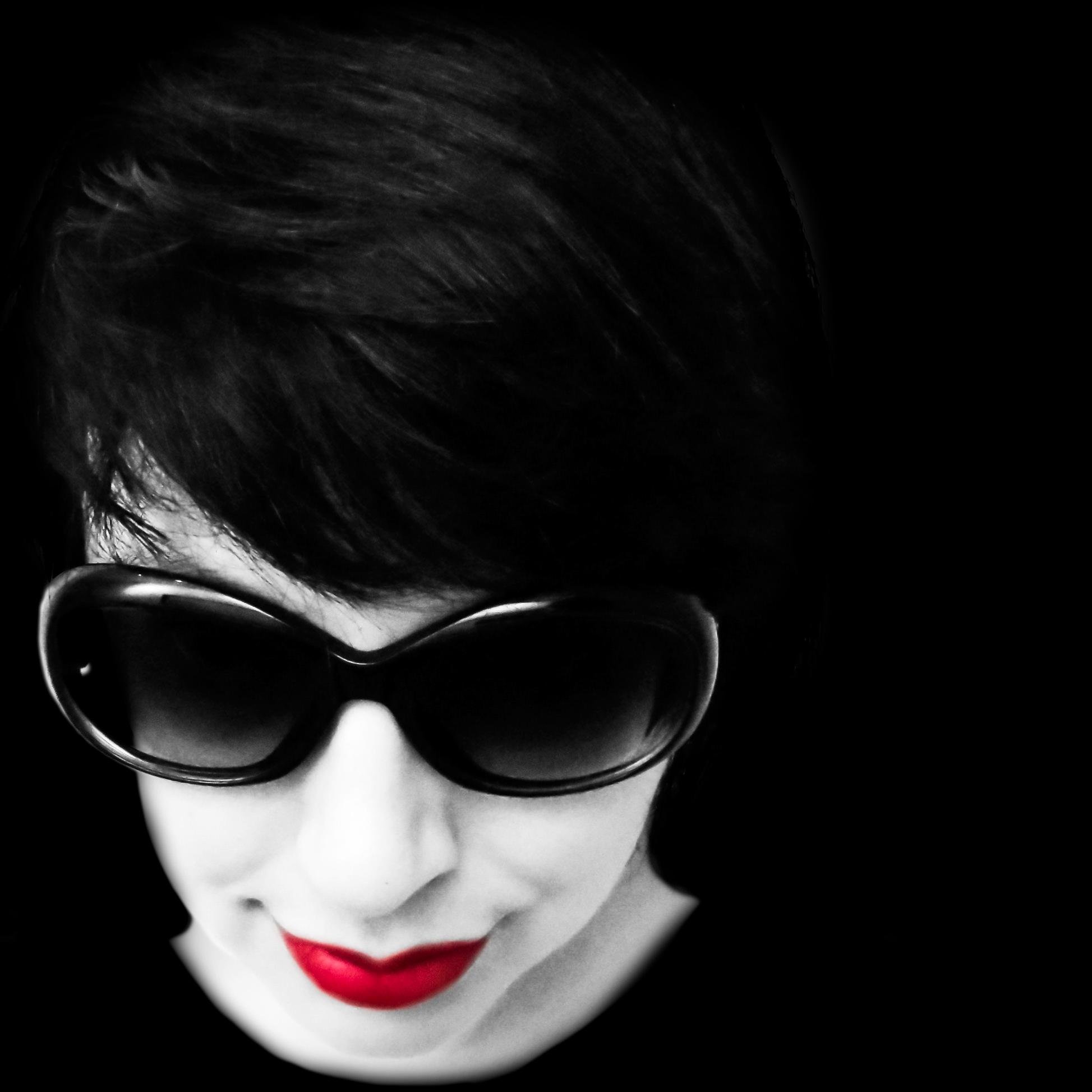 Kunterdunkle Summsebrummse im Irrflug durch die Welt.
(sie/ihr // she/her)