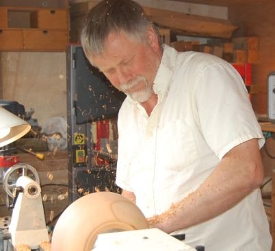 BrianHolmes55's profile picture. Retired physics teacher, now into woodturning raspberry pi, arduino and occasionally learning to play saxophone.
Usually in a shed somewhere