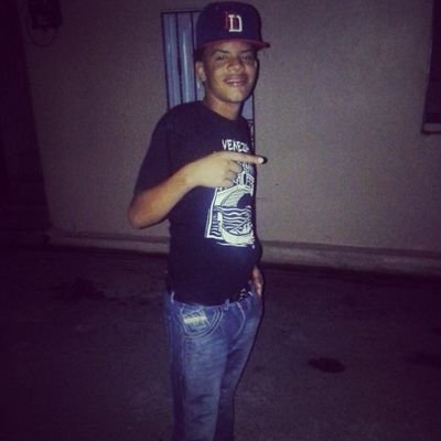 Dee L0o Mii0o @Soyamauri MIii hermana  @Osa_obey  MIi Cuña @D0minican_4life Familiiii #StreetKings ' ♥