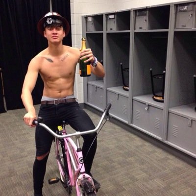 Please could you follow @HEARTMUKE im really close to my goal, ily if you do xx