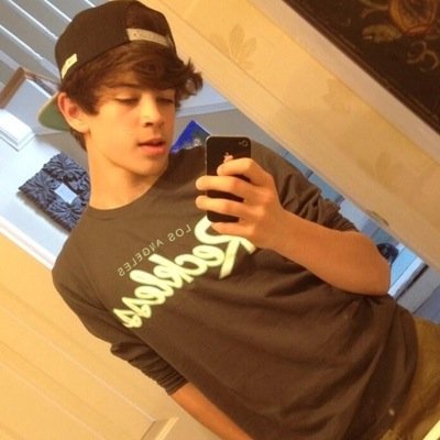 hass grier is bae • happily married to derek yeeter • he's my poo bear • you make me feel like, ive been locked out of heaven