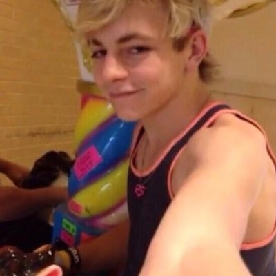 hi I'm Austin Moon, Engaged to @pipperlovesyou, she mine Amazing Girl, Don't Touch her, or I'll Hurt You, or I'll kill you too, I love you pipper