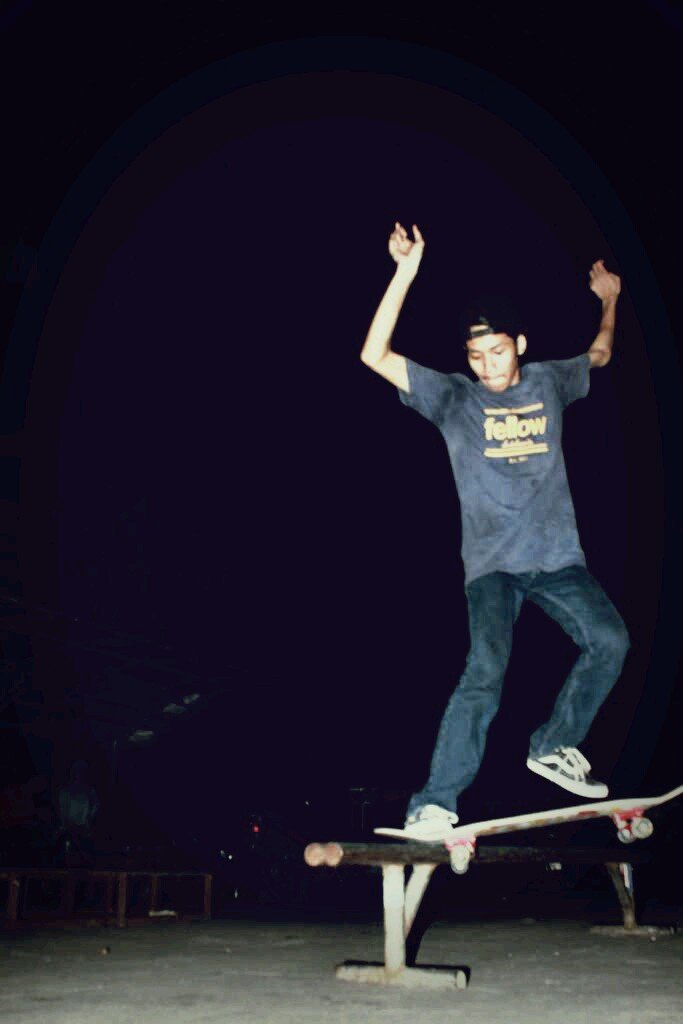 One deck, two Trucks, Four Wheels