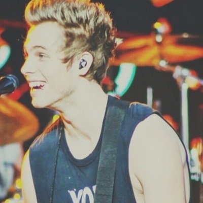 free follow from @lukesskinnyjean if u rt