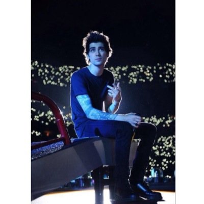 Follow @hoodedpayno @xwowlayoutsx @dallasisperf + ask for a follow
